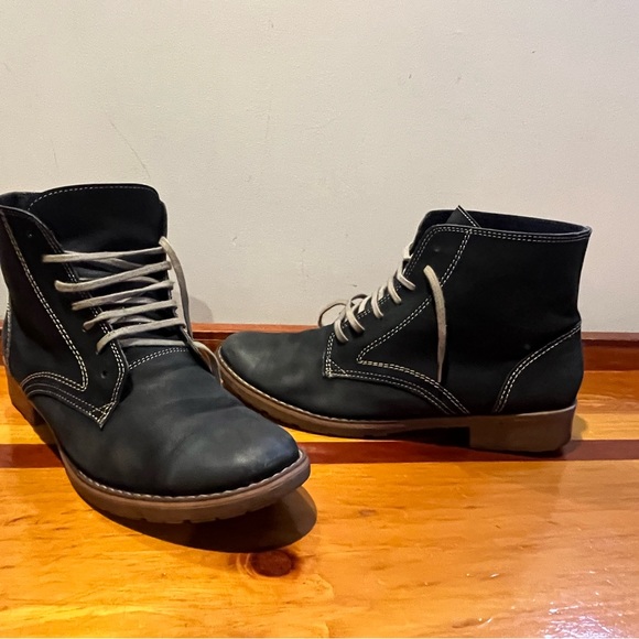 Vintage Leather lace up ankle boots - Picture 4 of 11